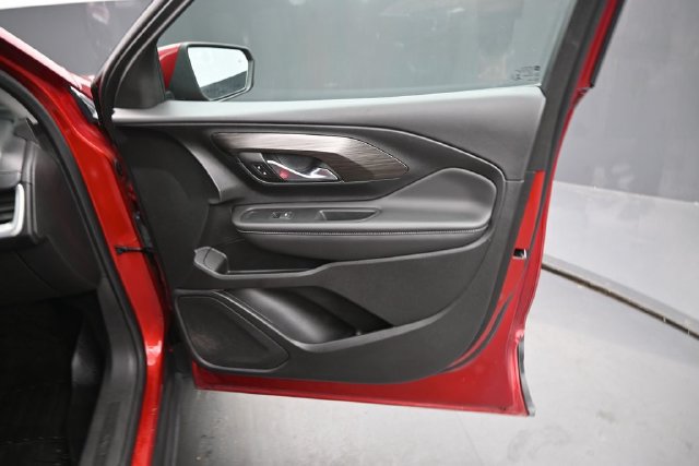 Used 2022 GMC Terrain SLE w/ Driver Convenience Package FWD image 12