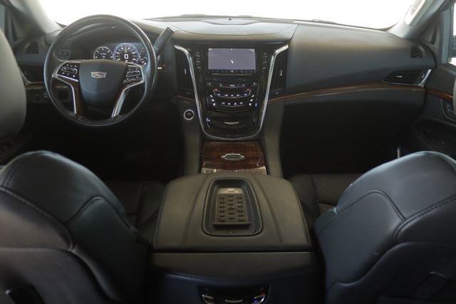 Used 2015 Cadillac Escalade Premium image 31