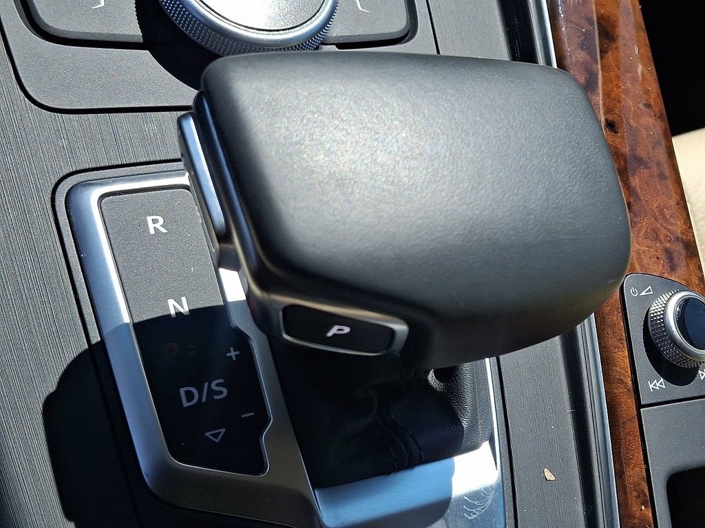Used 2018 Audi A4 2.0T Premium w/ Convenience Package AWD/4WD image 16