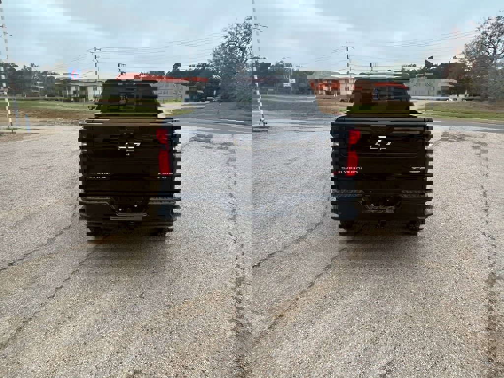 New 2026 Chevrolet Silverado 1500 ZR2 image 13