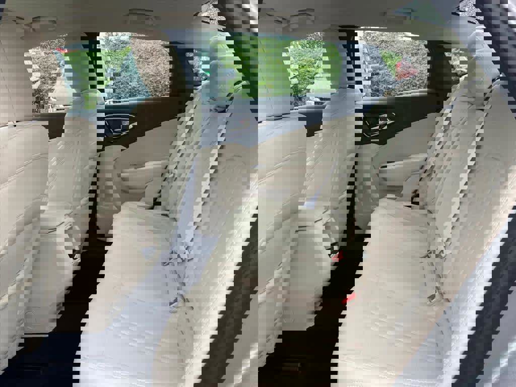 Used 2016 Chrysler 200 Limited image 18