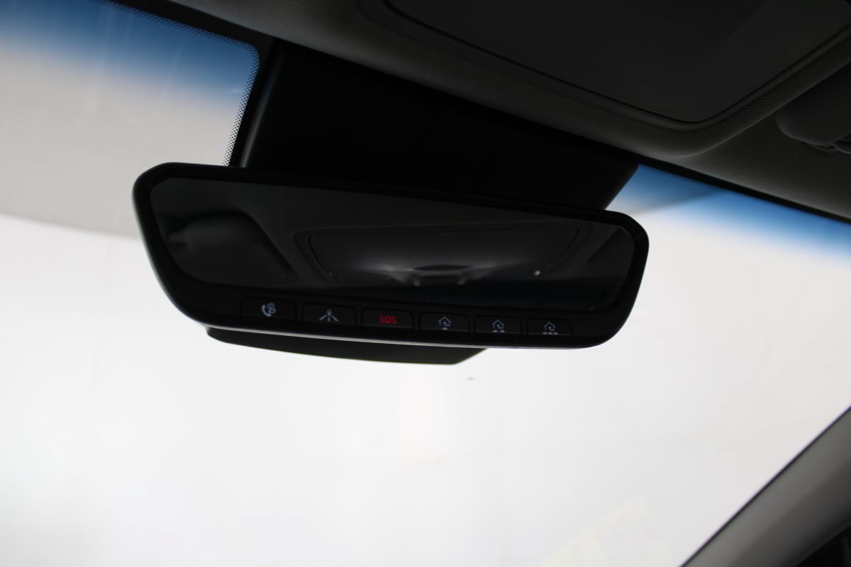 Used 2021 Hyundai Kona Limited w/ Cargo Package FWD image 23