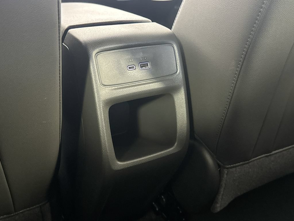 New 2026 Chevrolet Trax LT w/ Midnight Edition FWD image 24