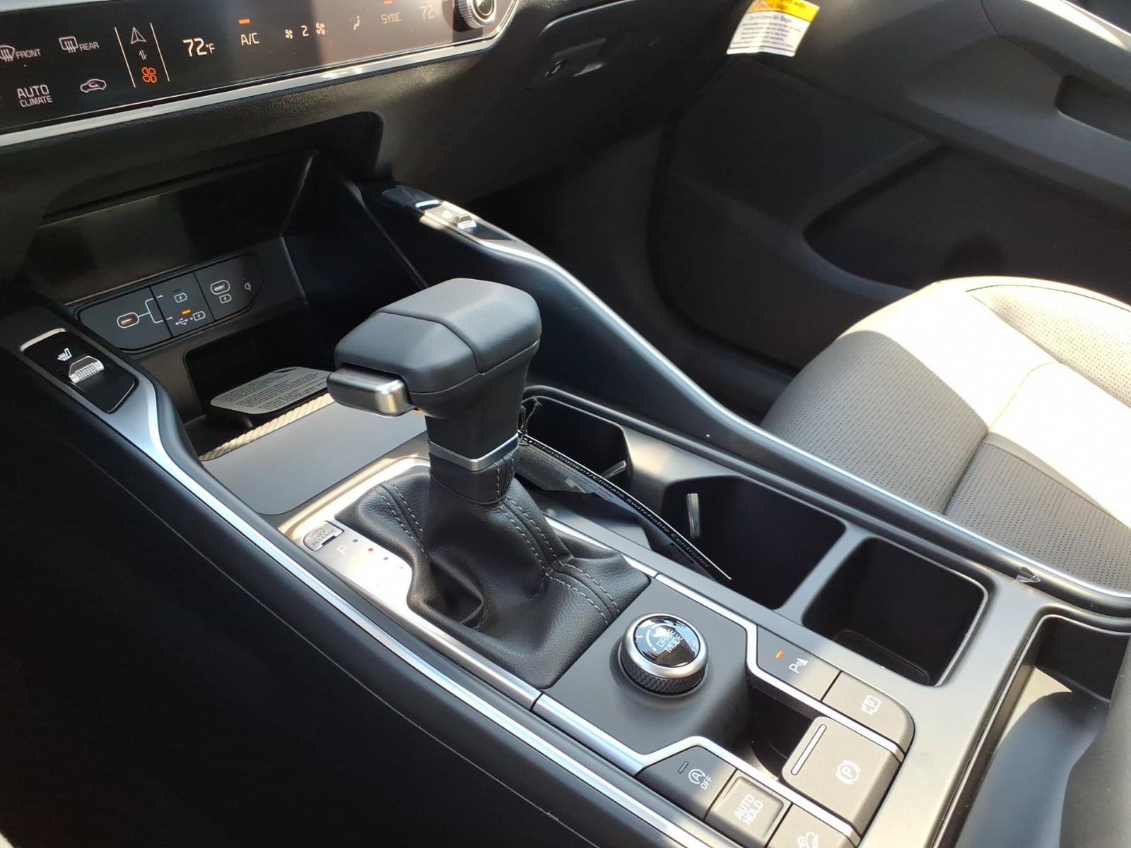 New 2026 Kia Sorento S w/ S Panoramic Sunroof Package FWD image 18