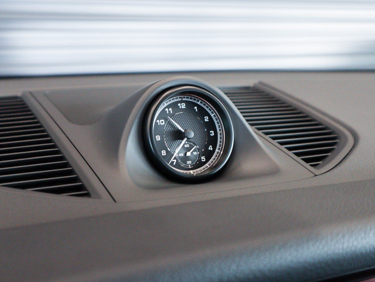 Certified 2025 Porsche Macan image 22