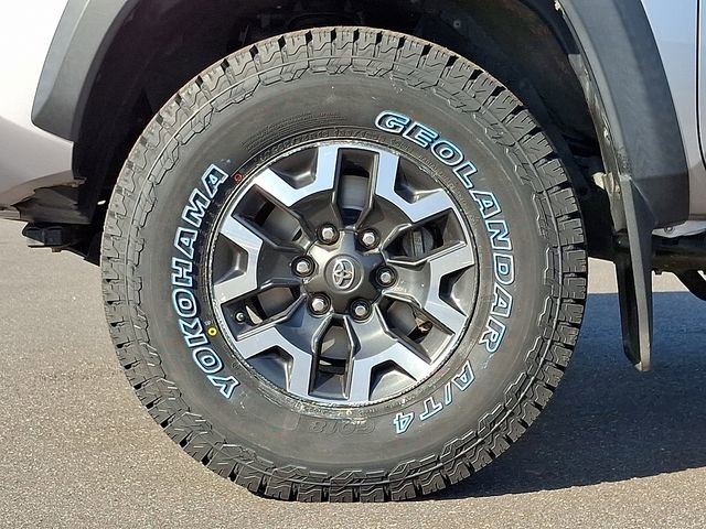 Used 2020 Toyota Tacoma TRD Off-Road AWD/4WD image 8