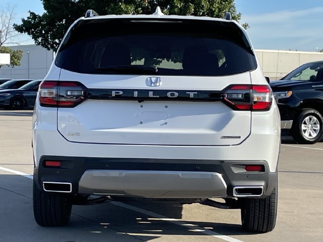 New 2026 Honda Pilot Touring image 5