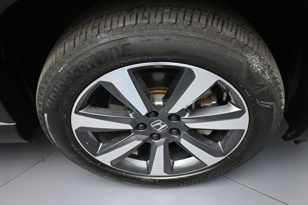 Certified 2024 Honda Pilot Touring image 13