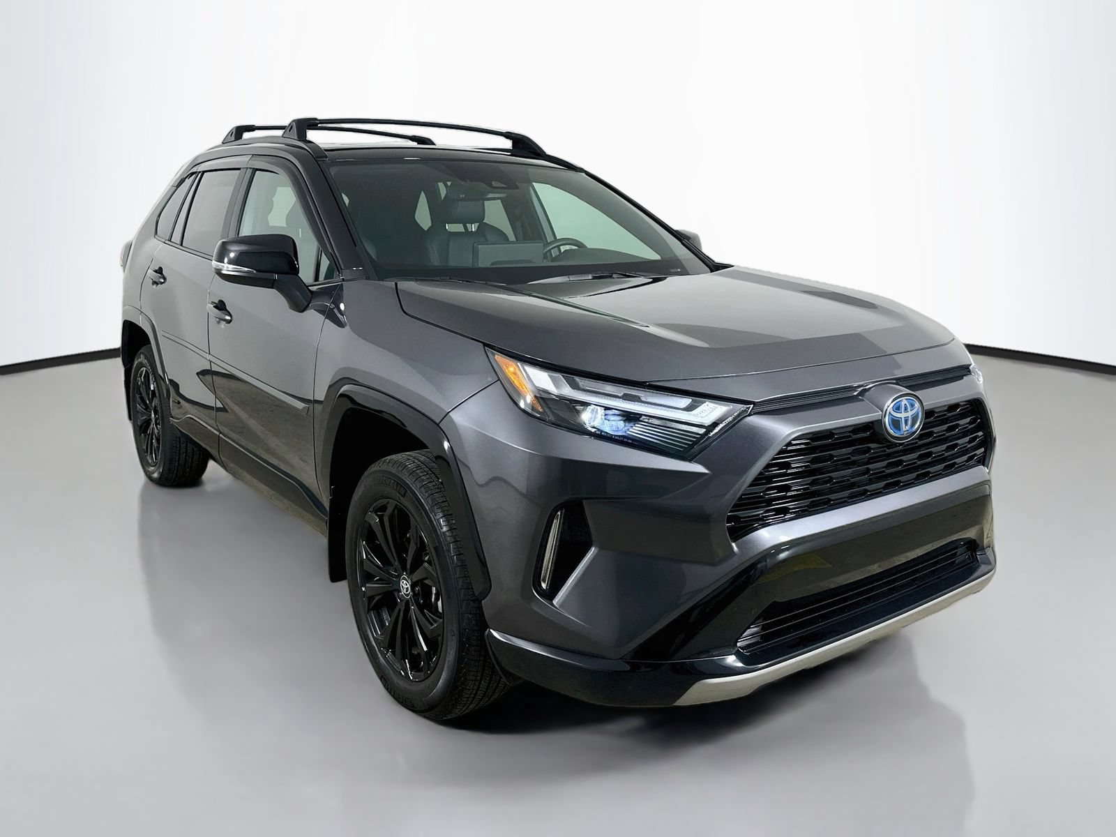 Used 2024 Toyota RAV4 XSE w/ Weather Package AWD/4WD image 3