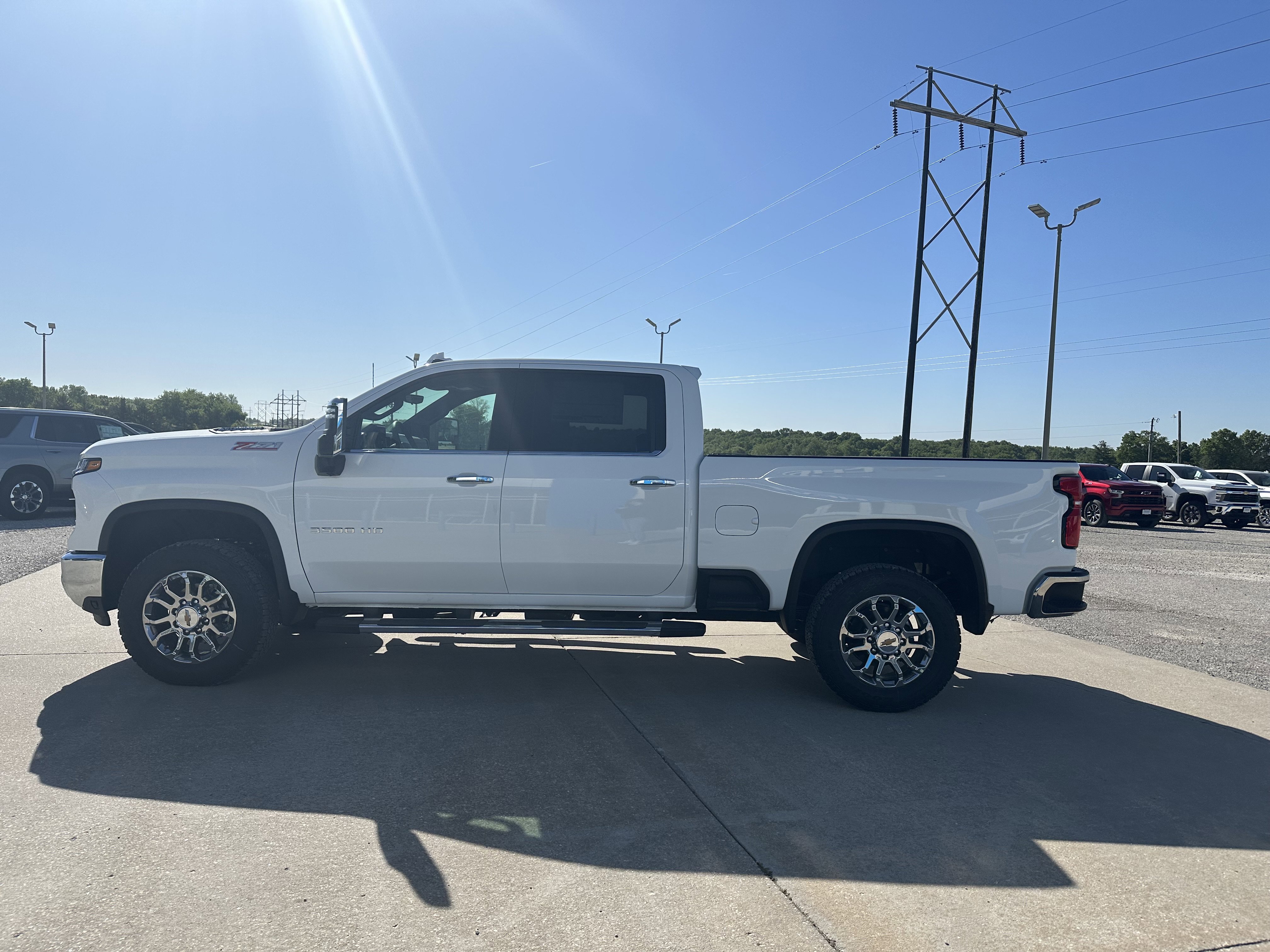 New 2026 Chevrolet Silverado 3500 LTZ w/ LTZ Convenience Package AWD/4WD image 4