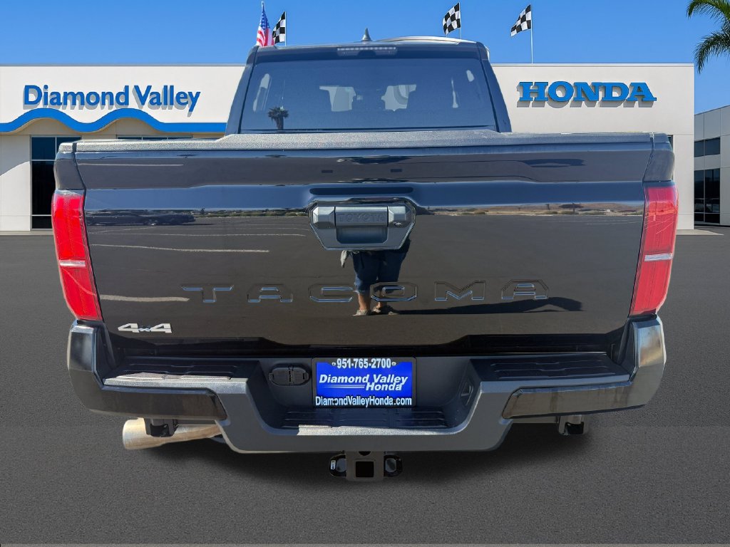 Used 2025 Toyota Tacoma SR5 AWD/4WD image 5