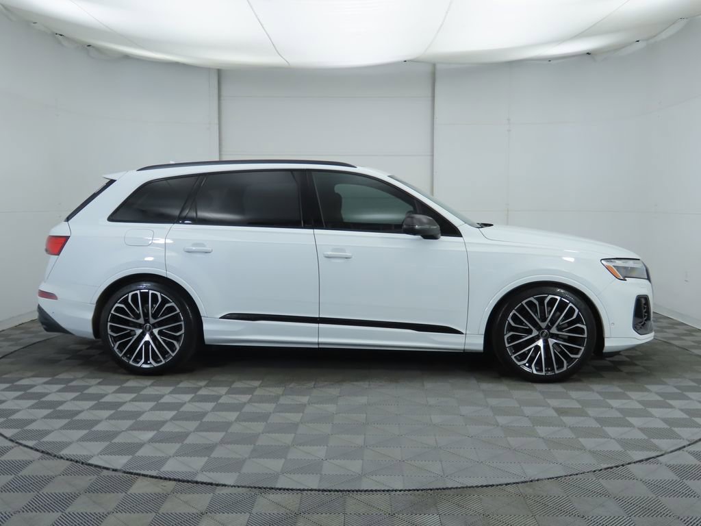 Used 2025 Audi SQ7 Prestige image 4