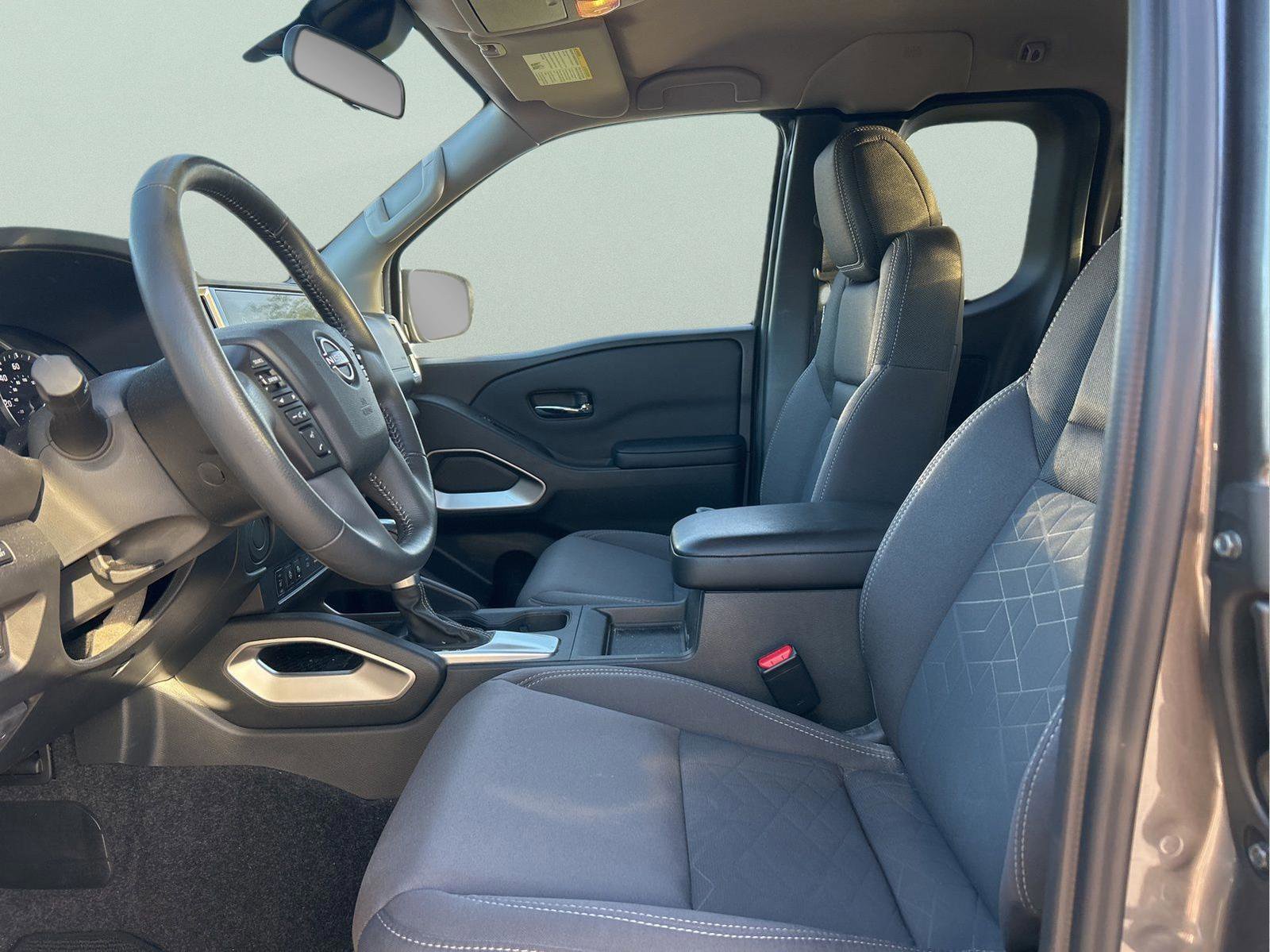 Used 2025 Nissan Frontier SV w/ SV Convenience Package image 9