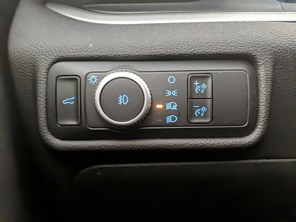 Certified 2022 Ford Explorer XLT w/ Equipment Group 202A image 23