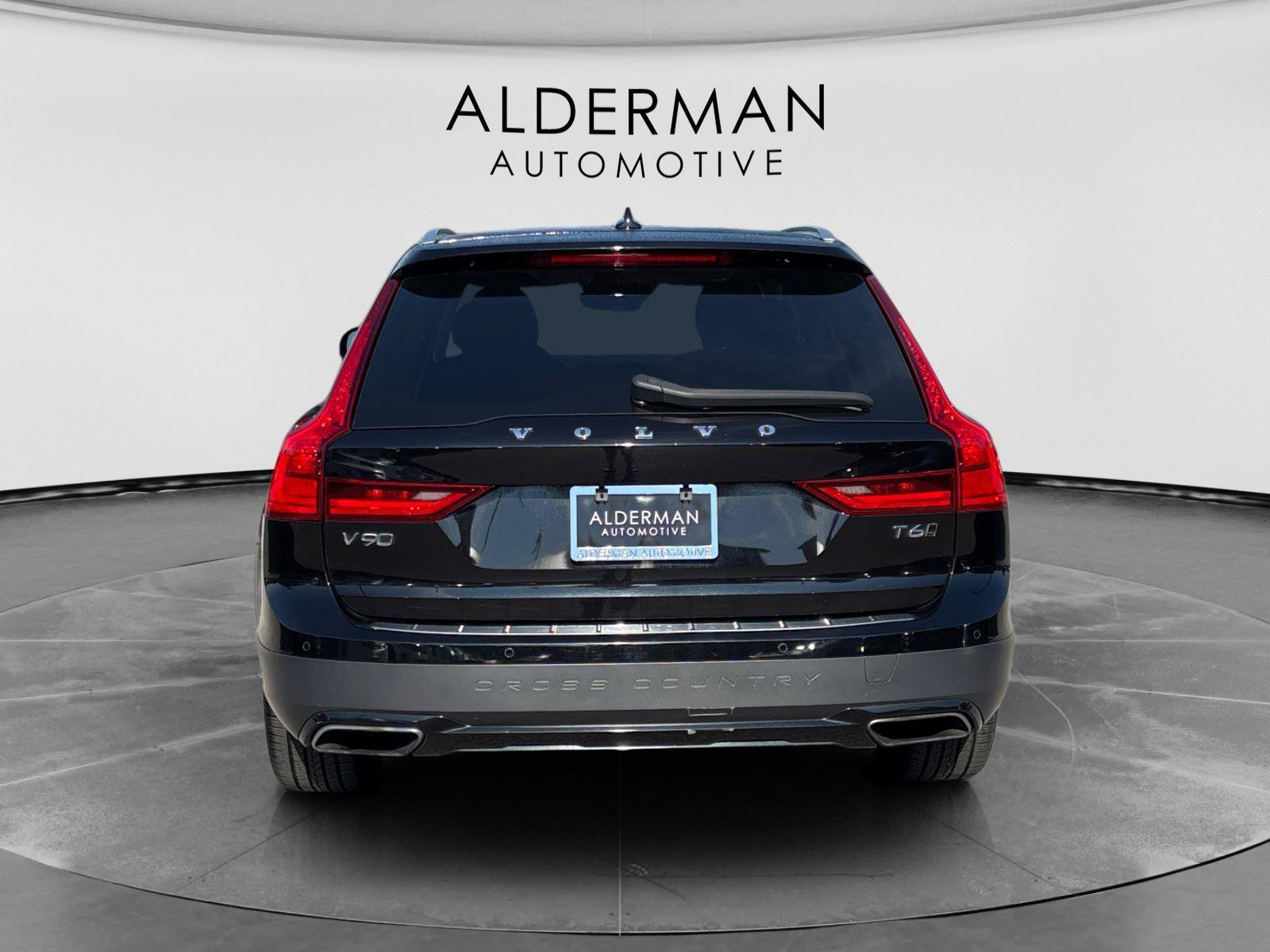 Used 2020 Volvo V90 T6 Cross Country AWD/4WD image 4