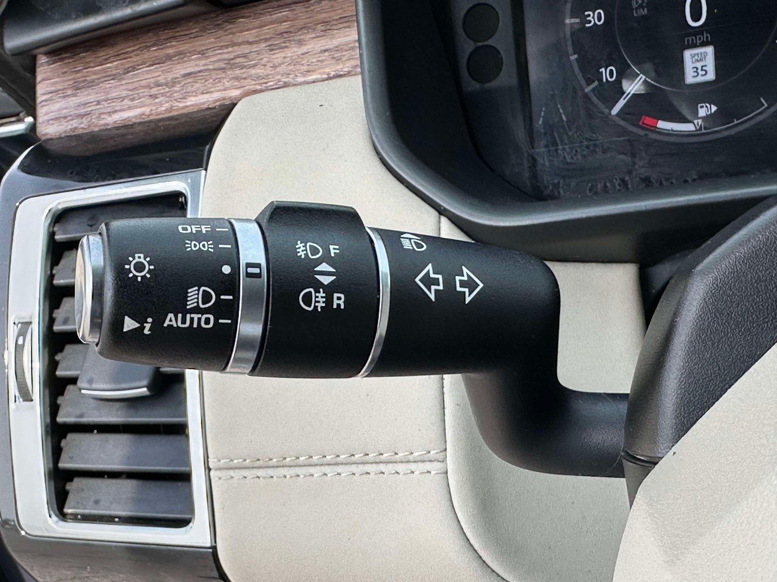 Used 2020 Land Rover Discovery HSE AWD/4WD image 18