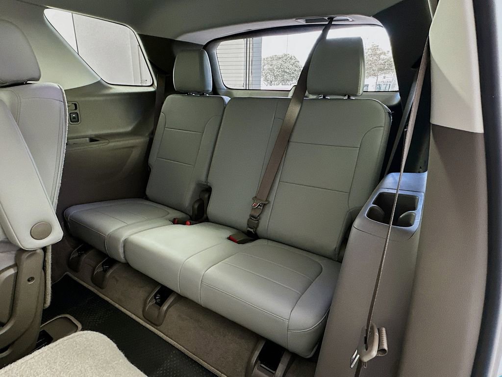 Used 2021 Chevrolet Traverse Premier w/ LPO, Cargo Package image 28