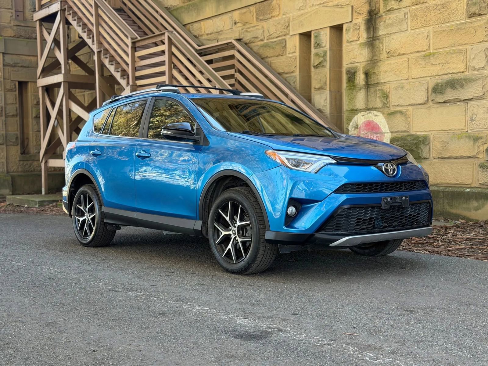 Used 2016 Toyota RAV4 SE FWD image 2