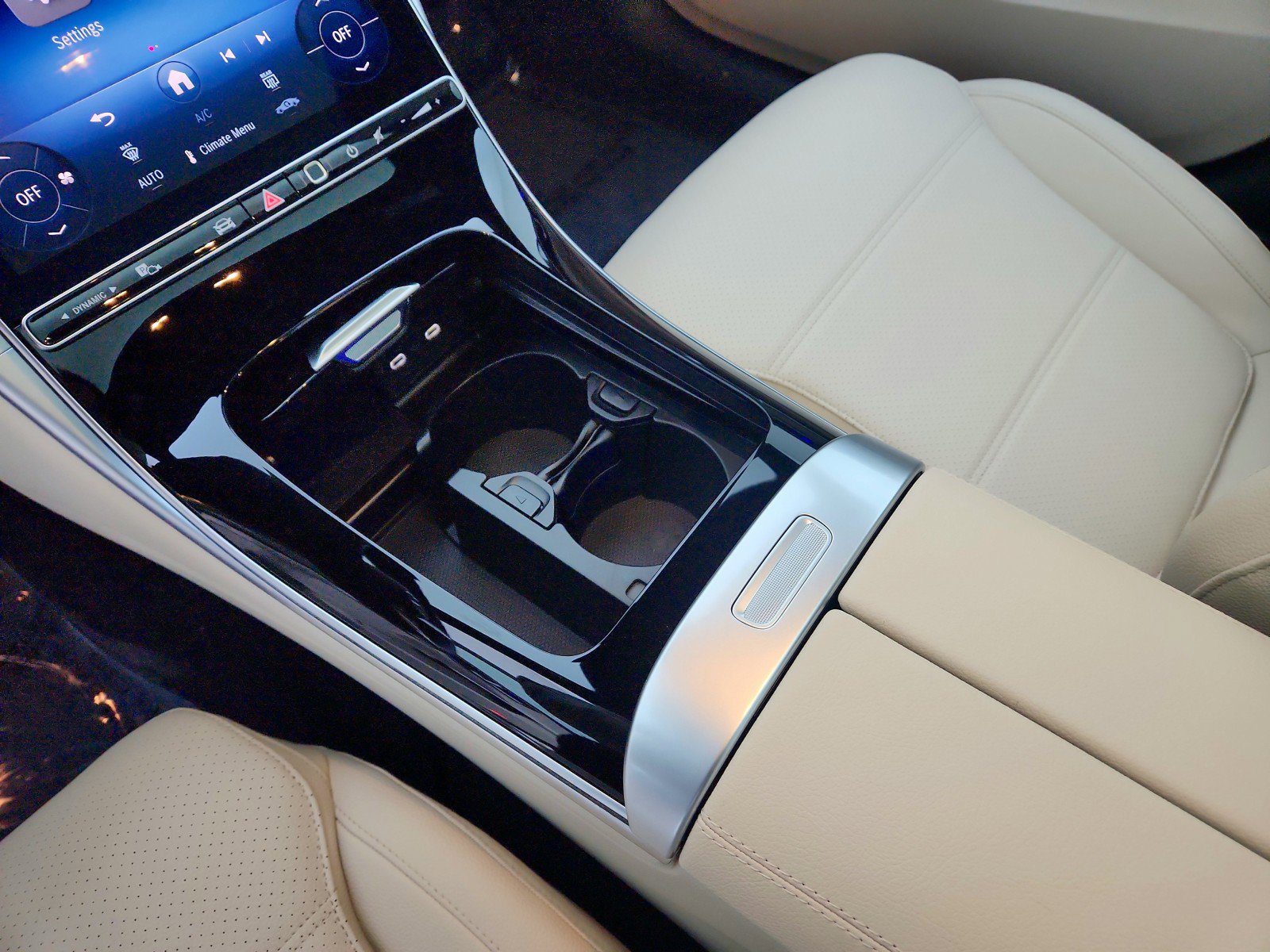 Certified 2025 Mercedes-Benz C 300 Sedan image 16