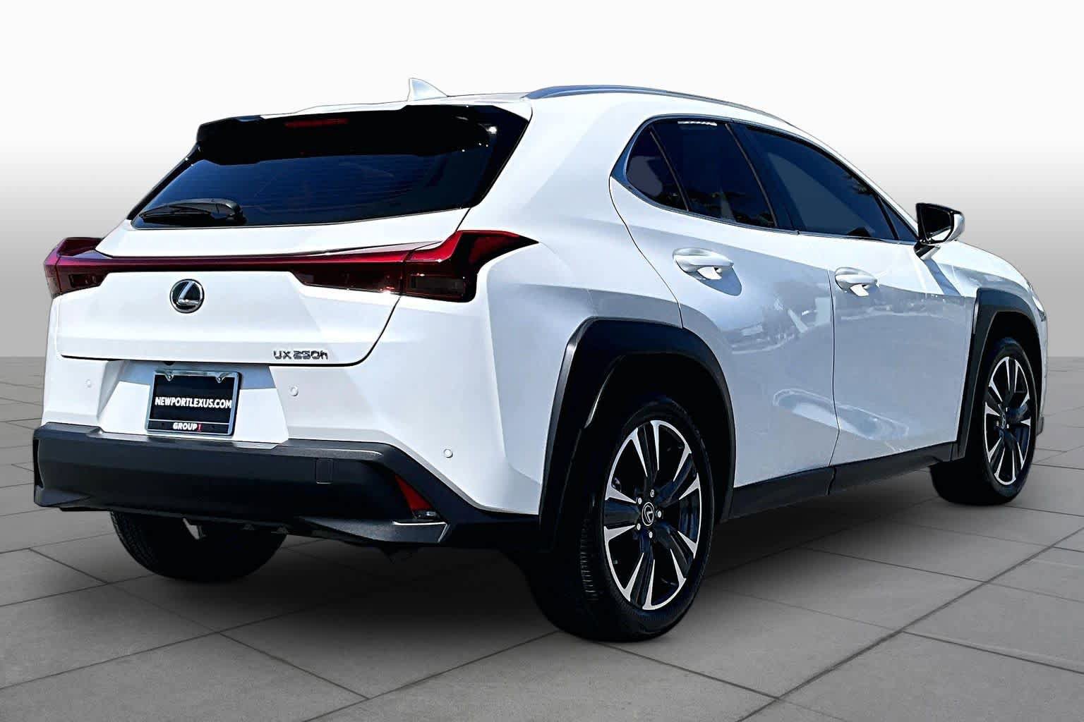 Certified 2024 Lexus UX 250h FWD image 12