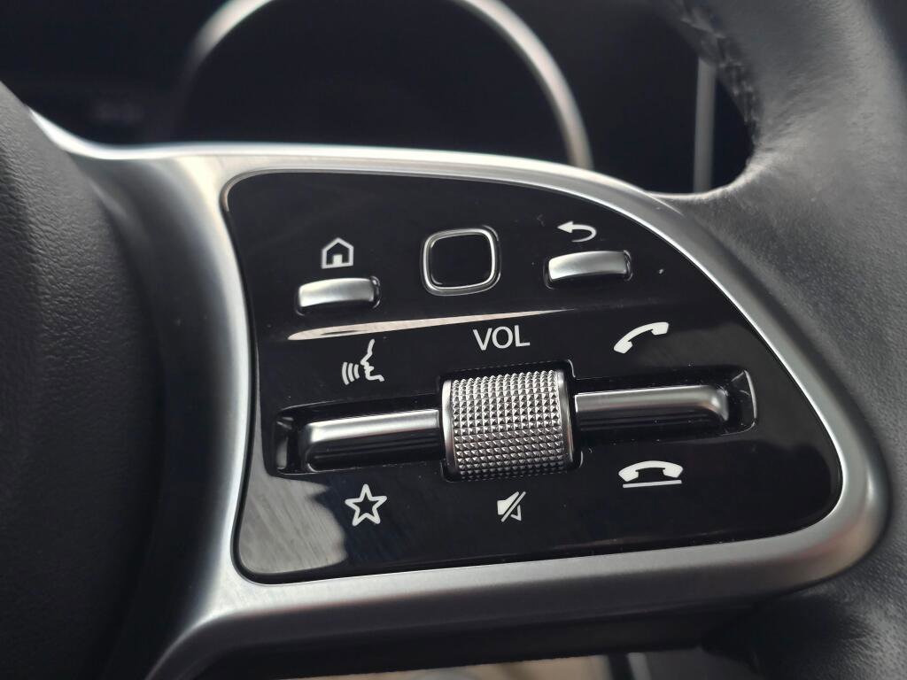 Used 2022 Mercedes-Benz GLC 300 image 42