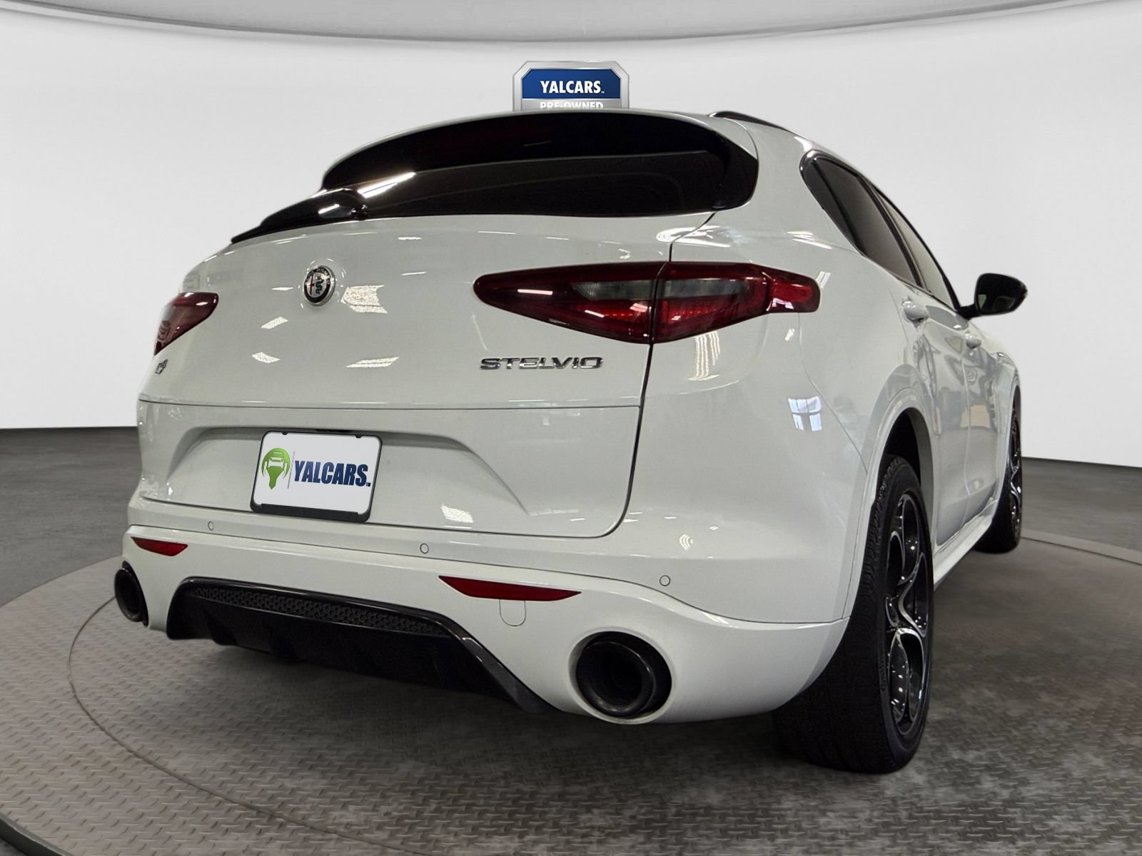 Used 2022 Alfa Romeo Stelvio Veloce AWD/4WD image 10