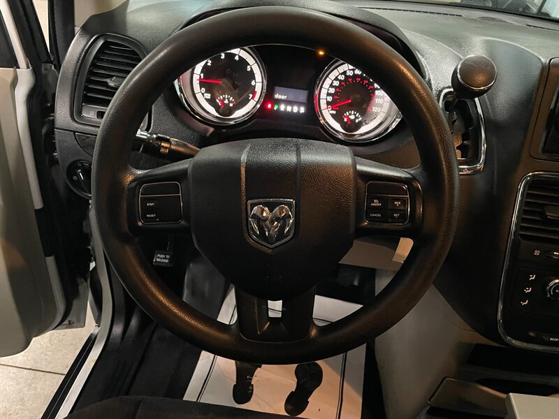 Used 2014 RAM C/V Tradesman FWD image 8