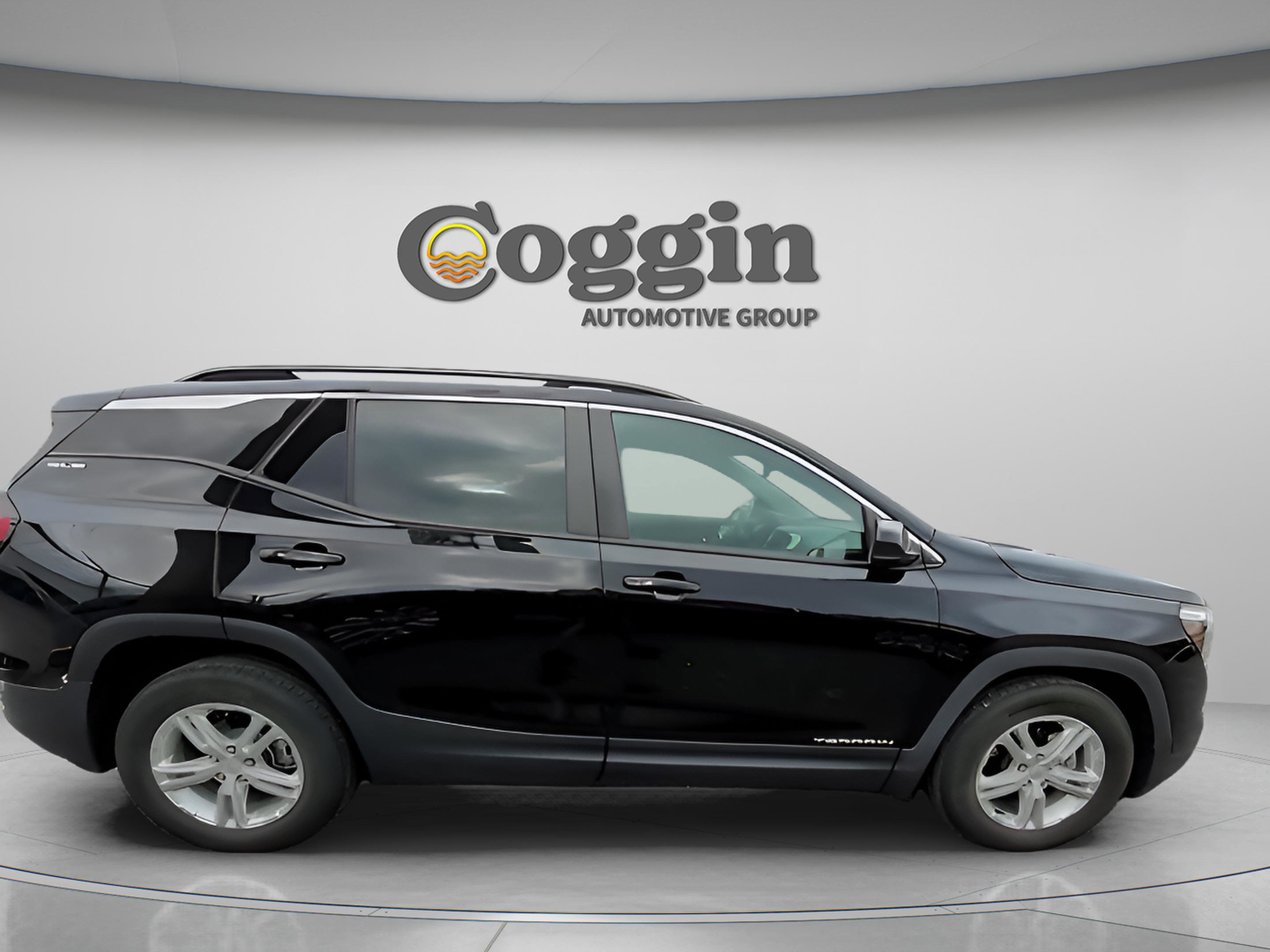 Used 2022 GMC Terrain SLE w/ Driver Convenience Package image 13