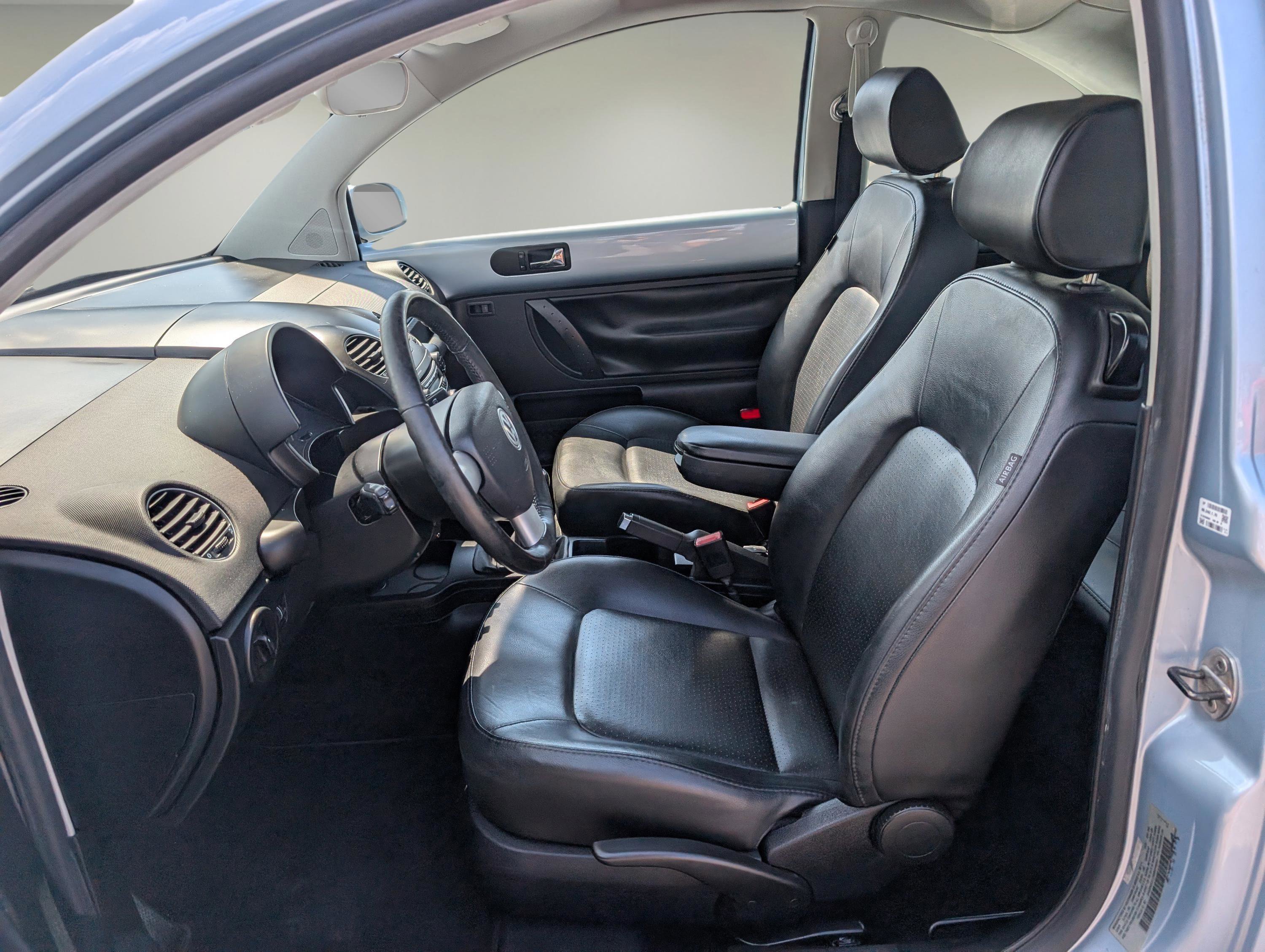 Used 2009 Volkswagen Beetle S image 9