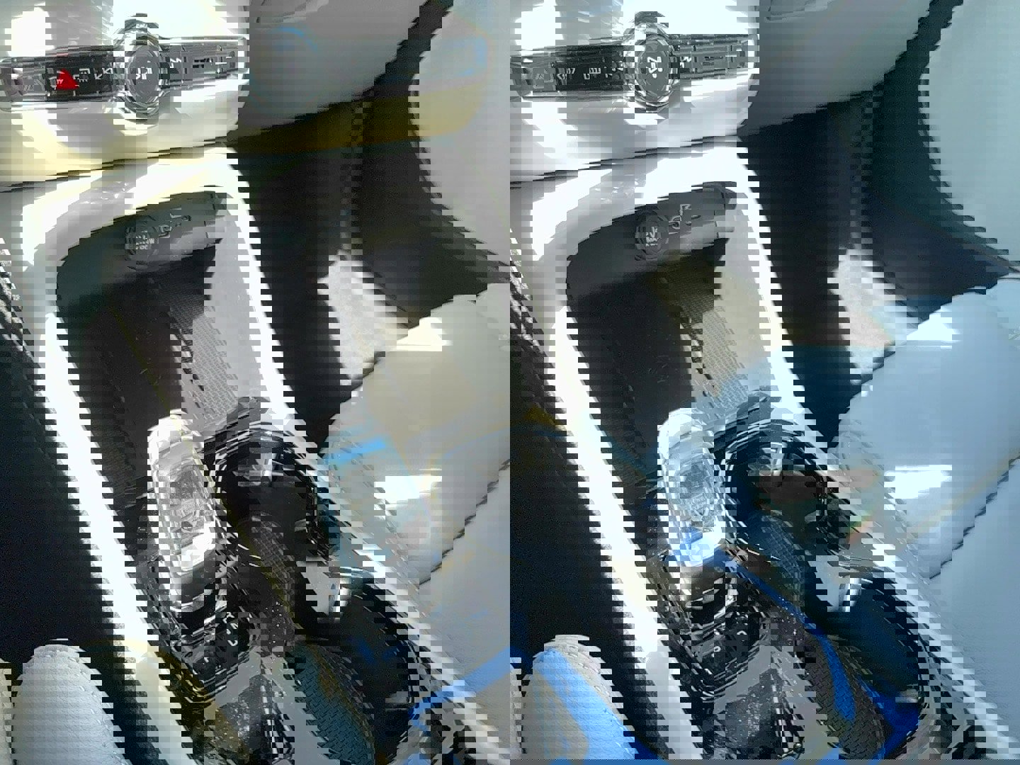 New 2026 Volvo XC40 B5 Plus w/ Protection Package Premier image 21