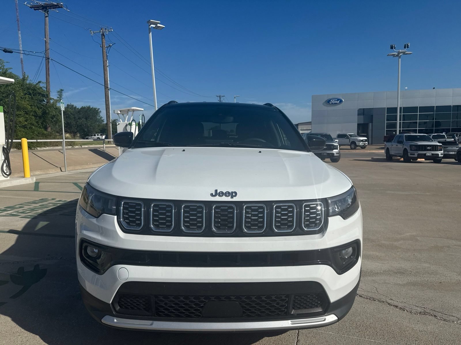 Used 2025 Jeep Compass Limited AWD/4WD image 8