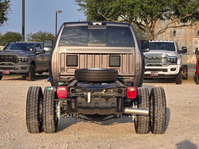 New 2026 RAM 4500 4x4 Crew Cab DRW w/ Laramie Trim Package image 8