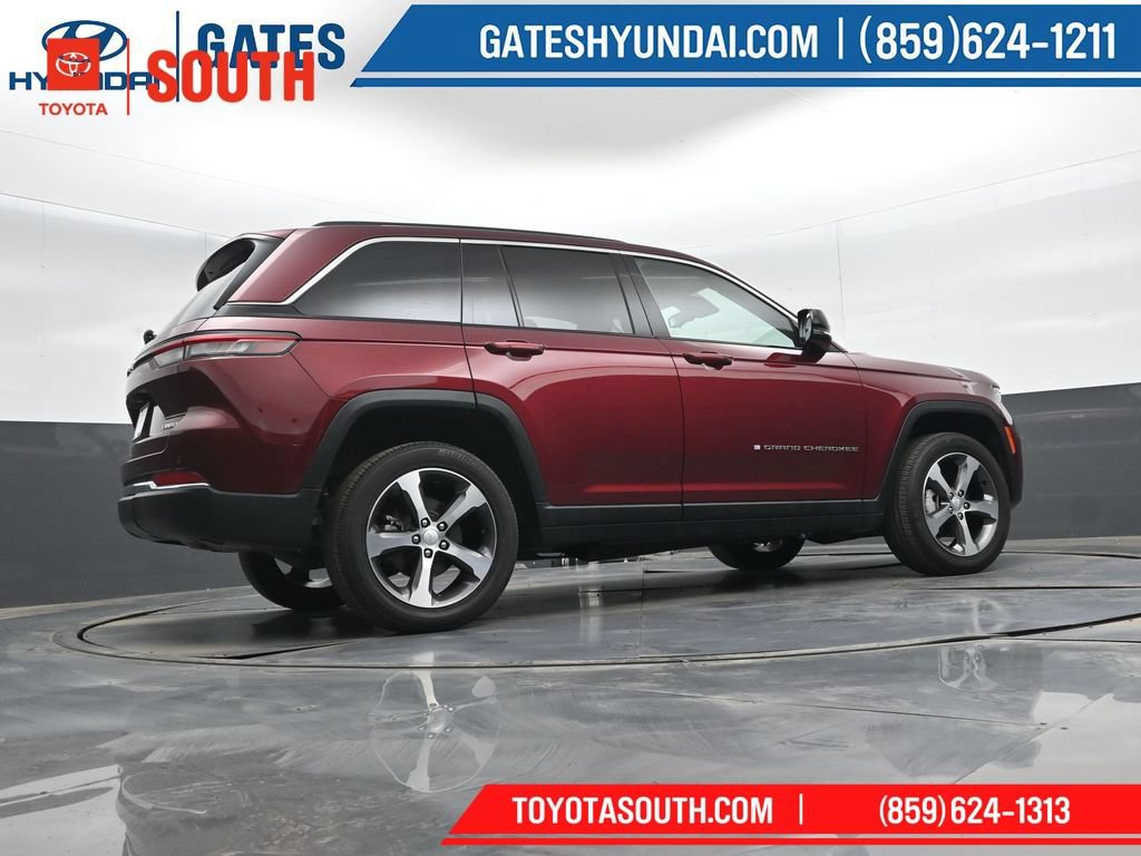Used 2023 Jeep Grand Cherokee Limited AWD/4WD image 35