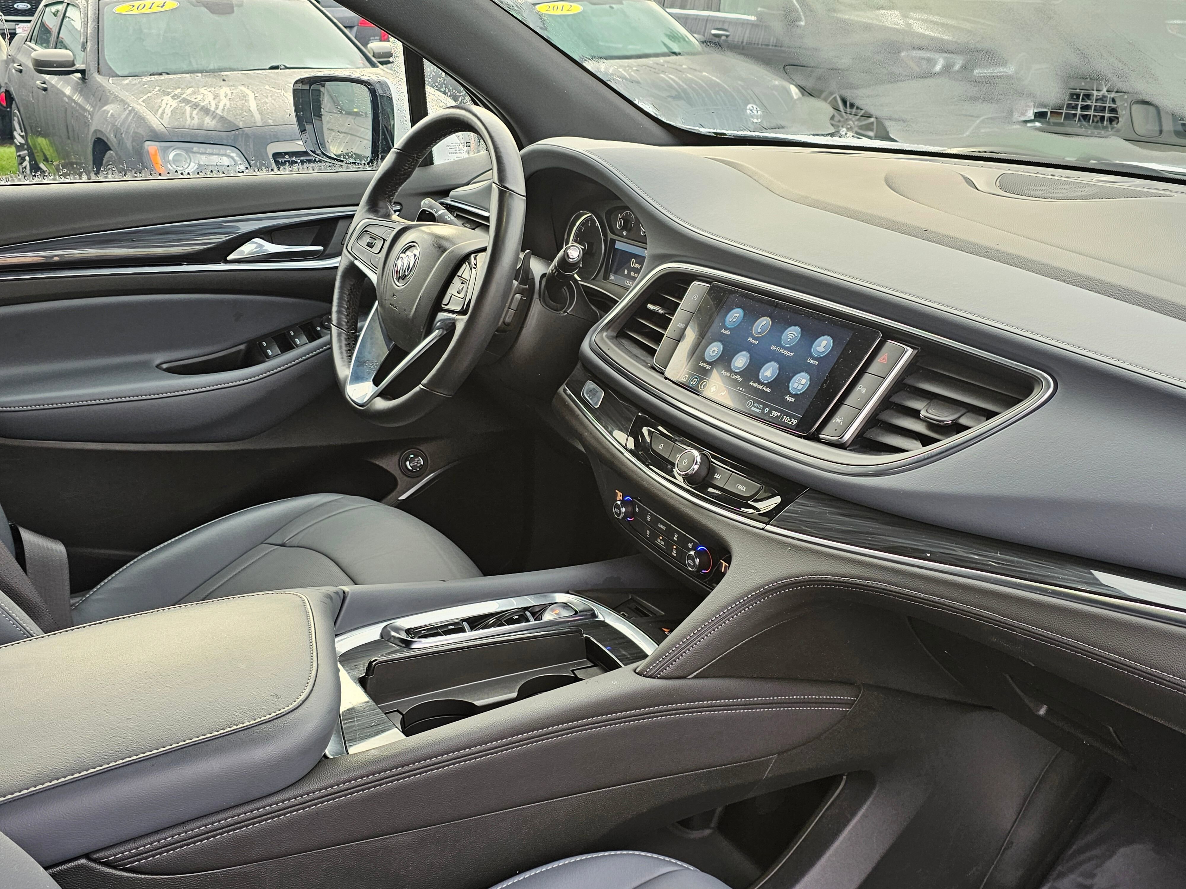 Used 2024 Buick Enclave Essence image 10