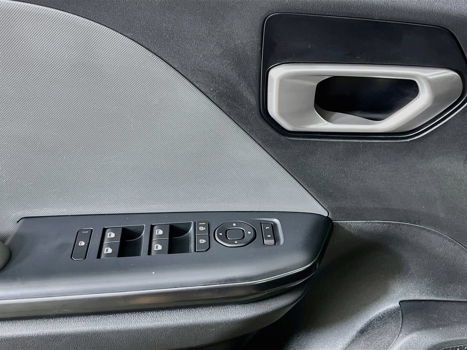 Used 2025 Kia K4 FWD image 25