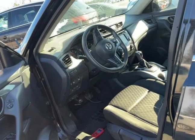 Used 2019 Nissan Rogue S image 3