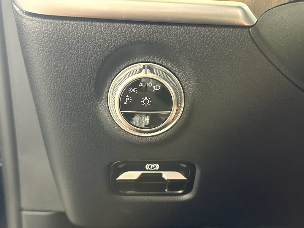 Certified 2024 Mercedes-Benz C 300 Sedan image 7