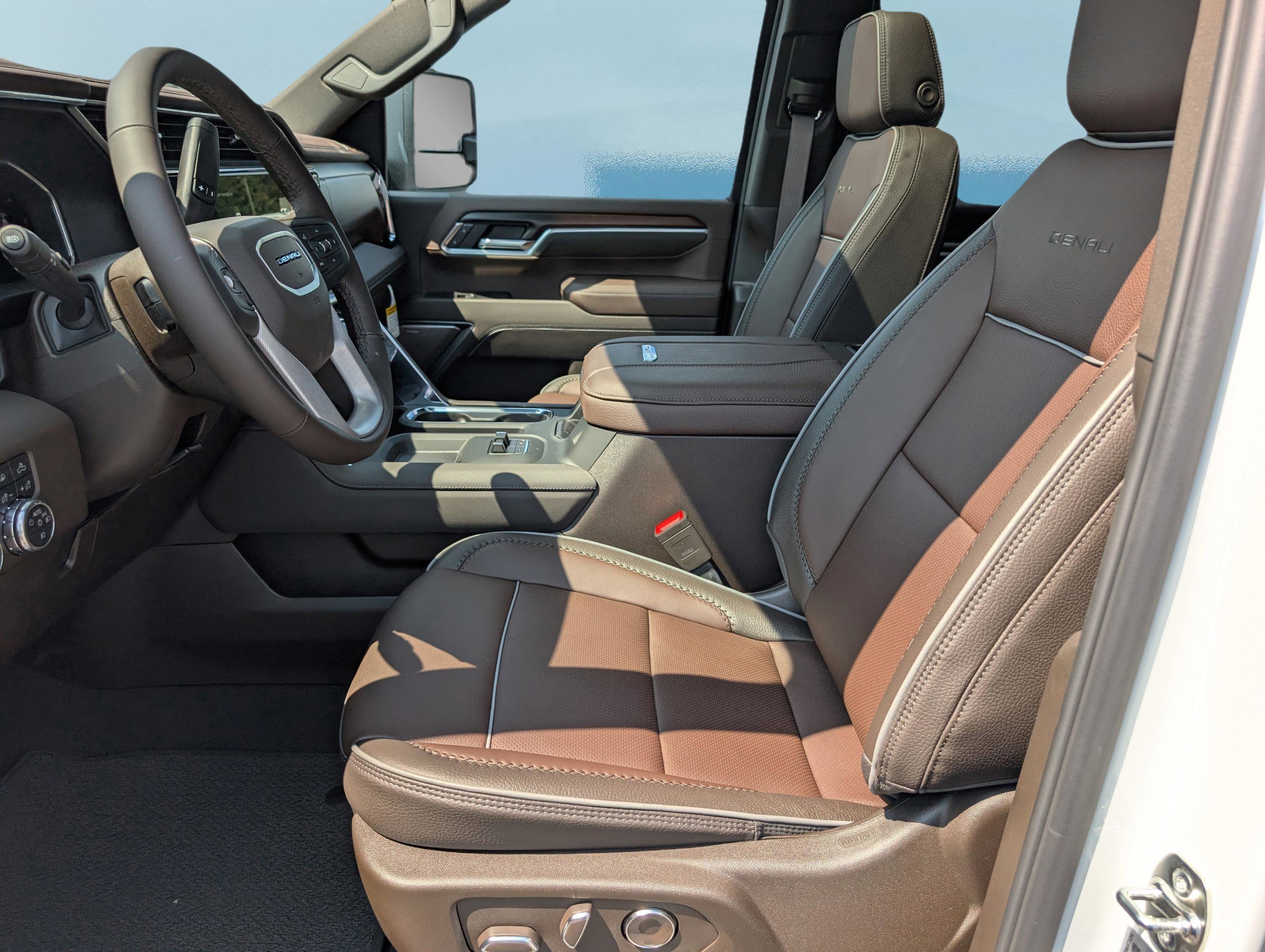 New 2026 GMC Sierra 3500 Denali w/ Technology Package image 17