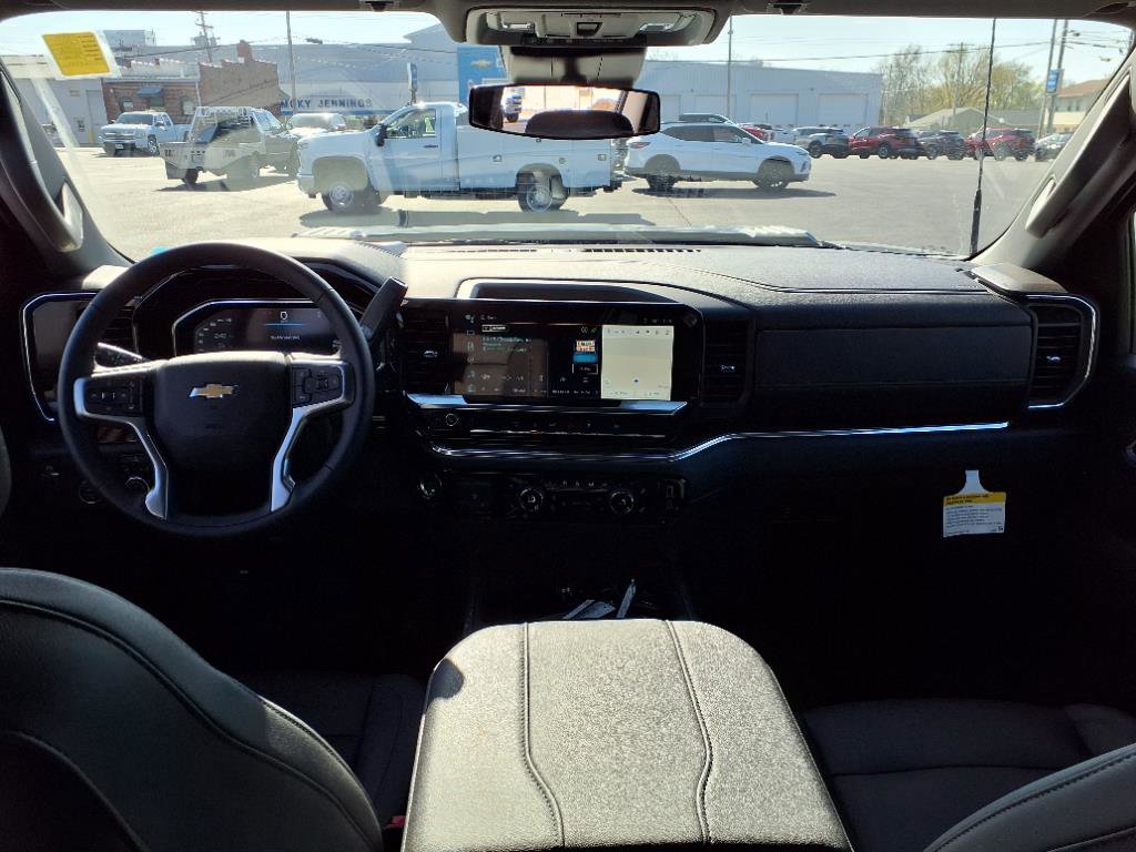 Used 2025 Chevrolet Silverado 2500 LT w/ Leather Package image 4