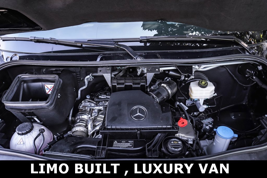 Used 2023 Mercedes-Benz Sprinter 2500 image 34
