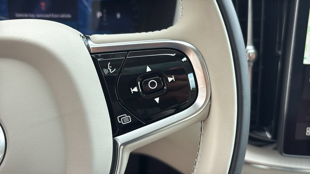 New 2026 Volvo XC60 B5 Ultra w/ Protection Package Premier AWD/4WD image 17