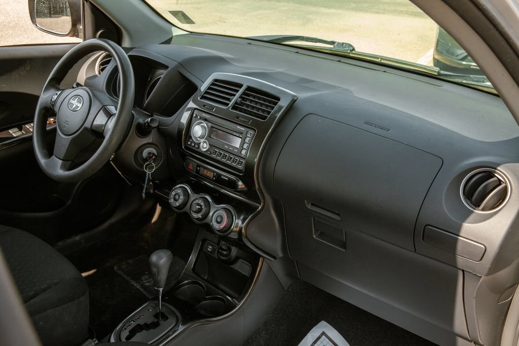 Used 2010 Scion xD FWD image 11