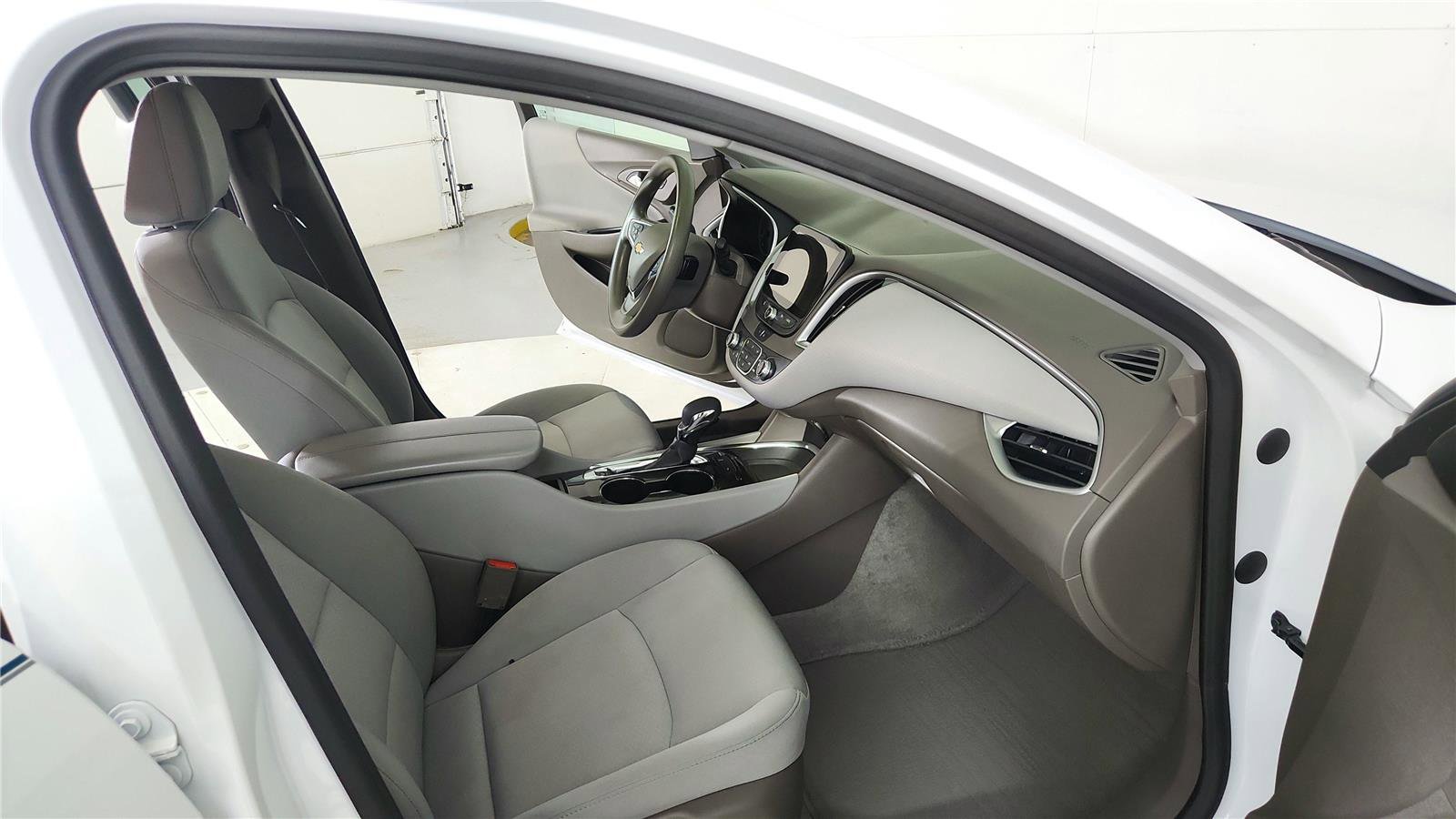 Used 2024 Chevrolet Malibu LT FWD image 19