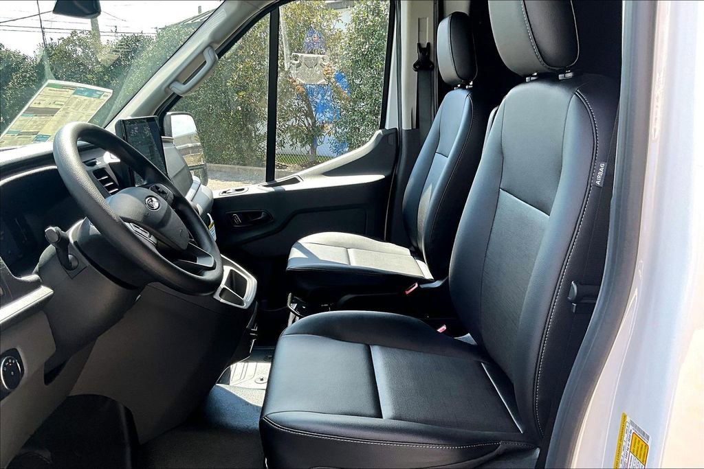 New 2026 Ford Transit 250 148 Medium Roof w/ Load Area Protection Package RWD image 9