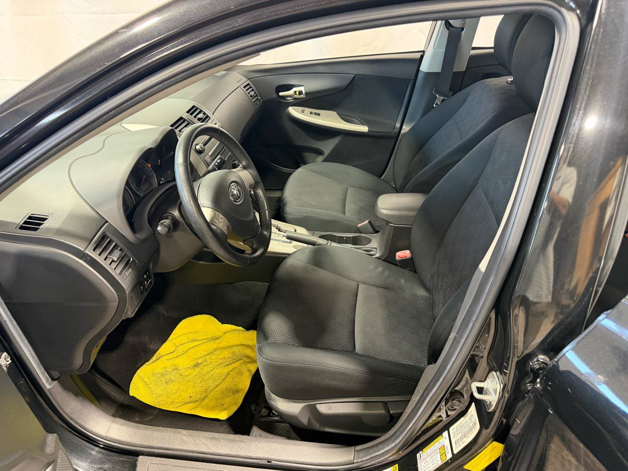 Used 2010 Toyota Corolla S FWD image 21