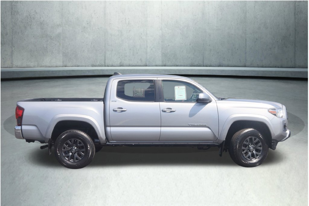 Certified 2021 Toyota Tacoma SR5 AWD/4WD image 17