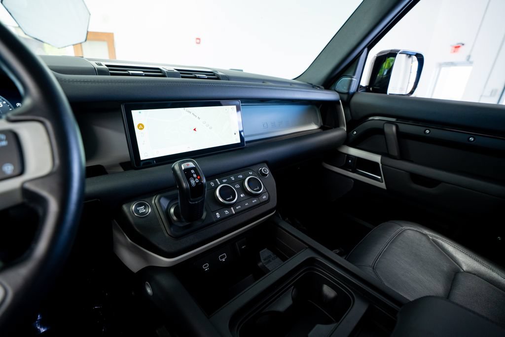 Used 2024 Land Rover Defender 90 S AWD/4WD image 40
