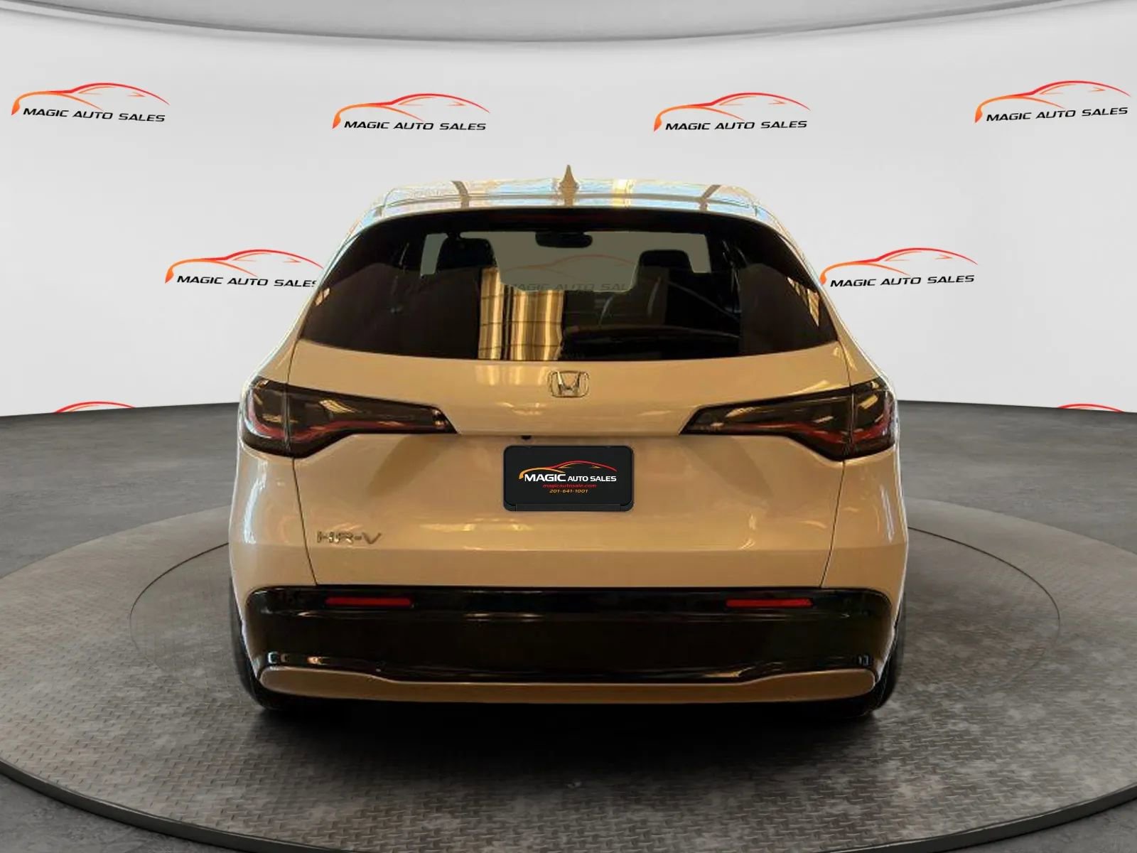 Used 2023 Honda HR-V EX-L image 6