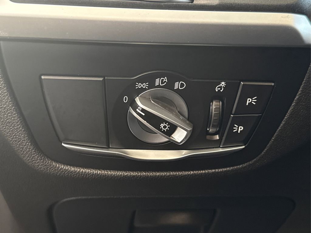 Used 2025 BMW X4 xDrive30i w/ Premium Package image 48
