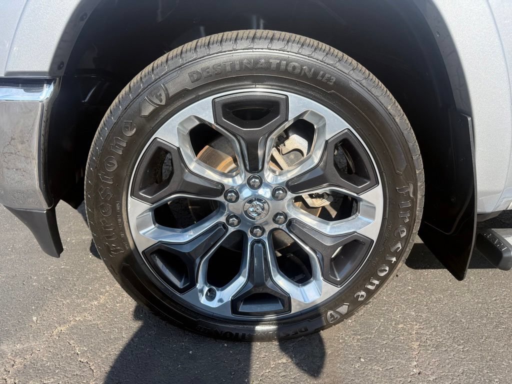 Used 2022 RAM 1500 Laramie AWD/4WD image 10